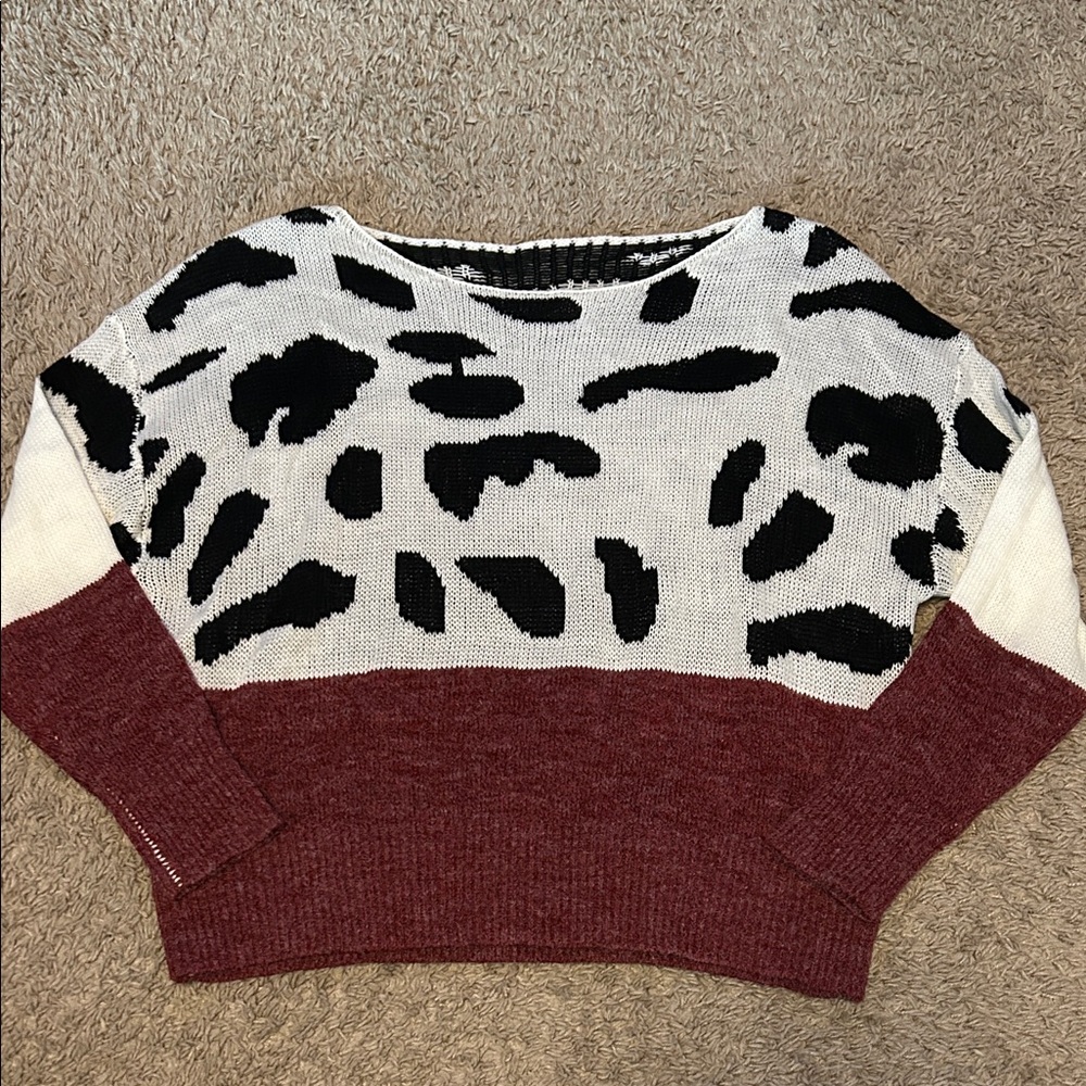 SHEIN Black and White Patterned Sweater with Burgundy Hem